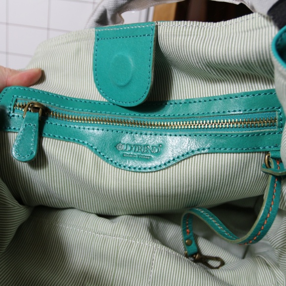 Old Trend Daisy Tote Bag + Pouch - Picture 7 of 14